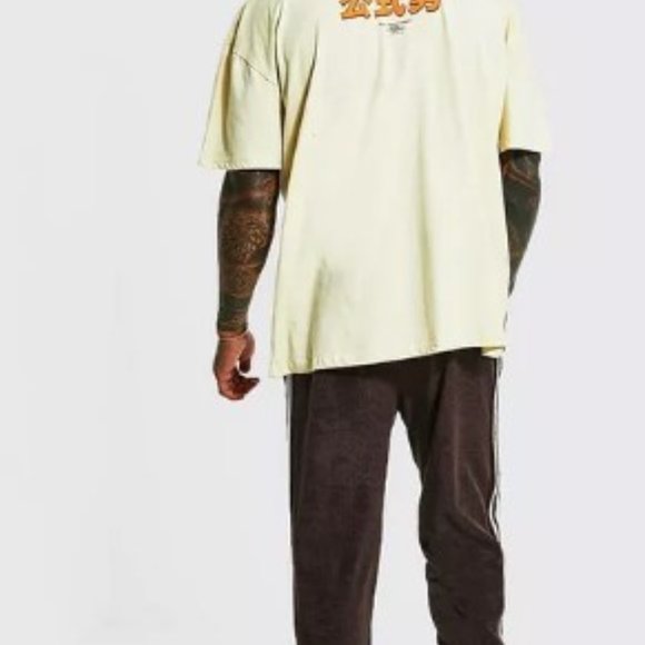 **HOST PICK** 2/$25 Men's Boohoo oversized Graphic t-shirt dragon Asian inspired - Picture 2 of 2